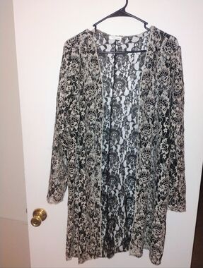 Lace Duster Cardigan - Black & Cream Floral